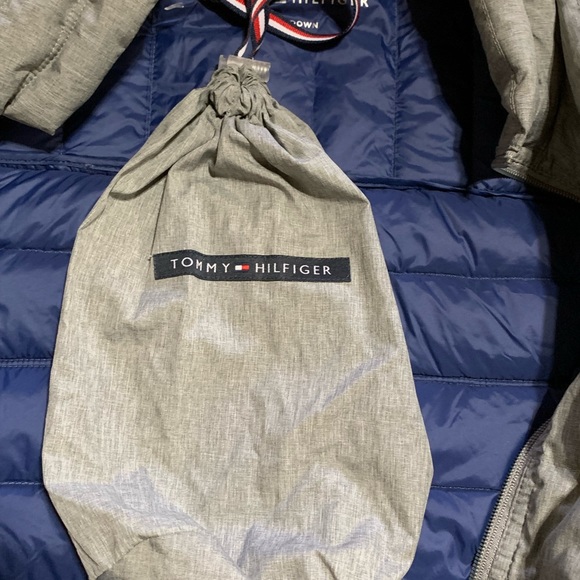 NWT TOMMY HILFIGER PUFFER JACKET - Picture 3 of 7